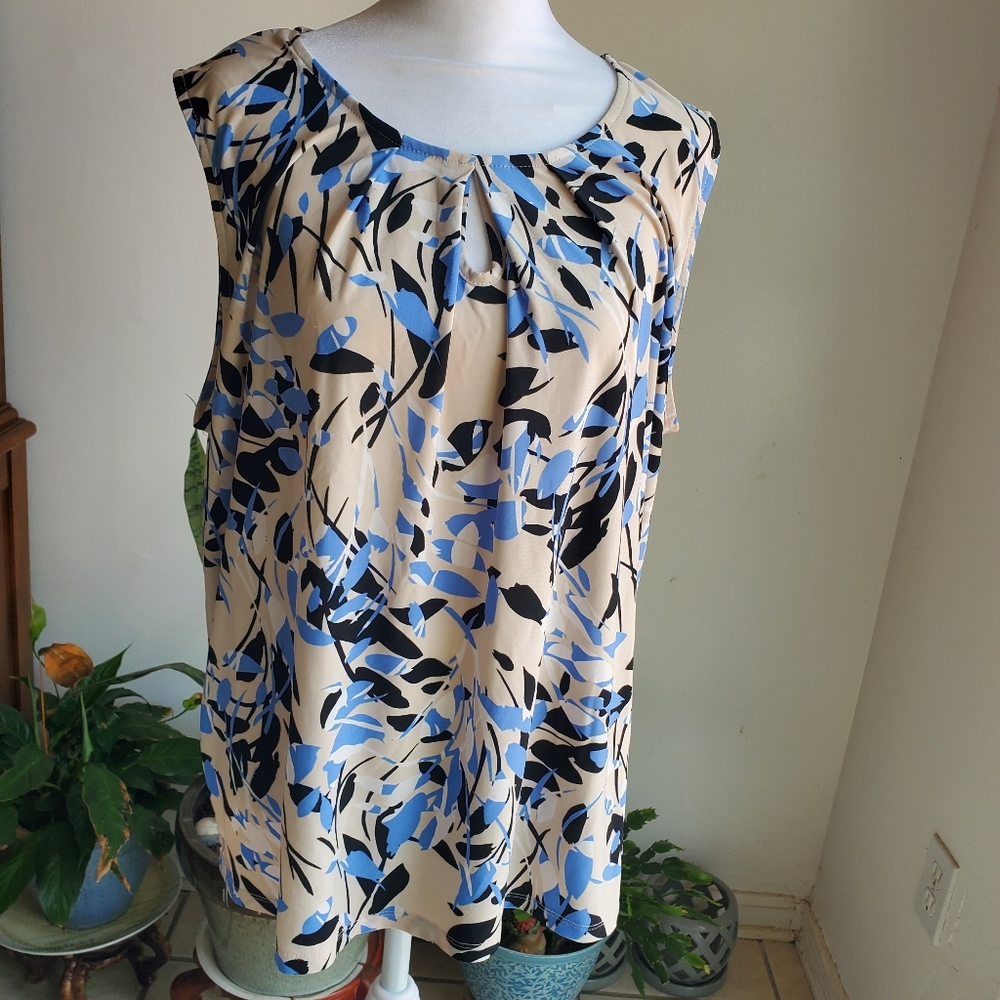 Kasper Blue and Black Sleeveless Pleated Top